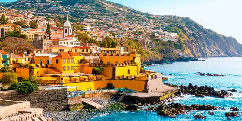 iStock-2160987100-HEADER_MOBILE