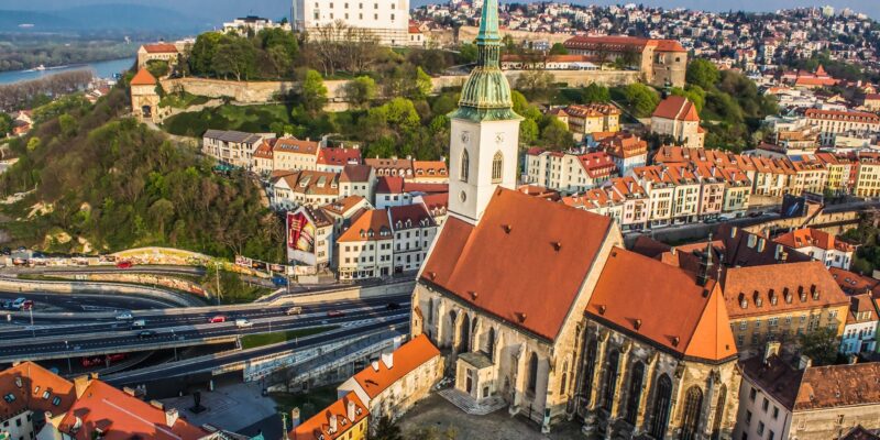 1576986-2048x1478-desktop-hd-bratislava-background-photo